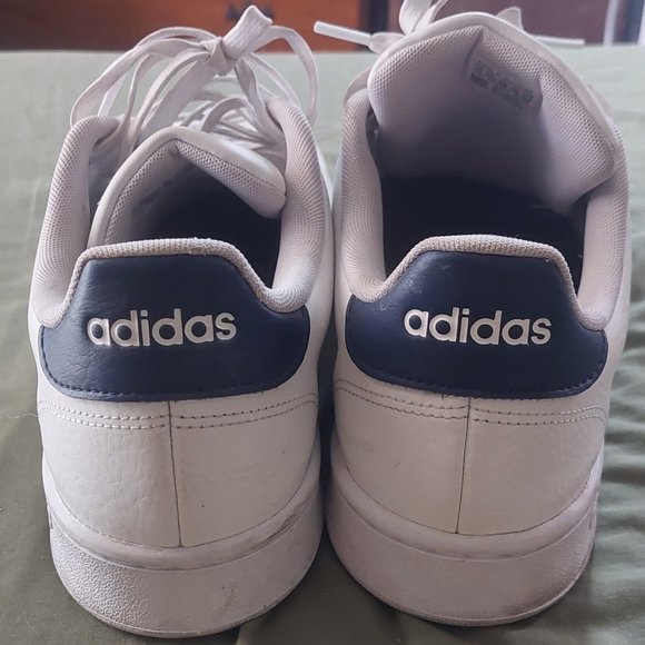 Adidas Advantage Sneakers LIKE NEW - Picture 3 of 5